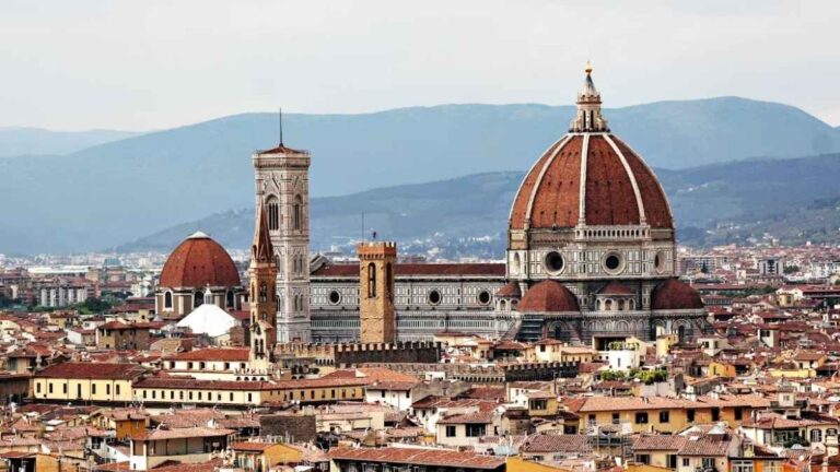 Panoramica del centro di Firenze, foto di Jonathan K&ouml;rner da Unsplash - Florence